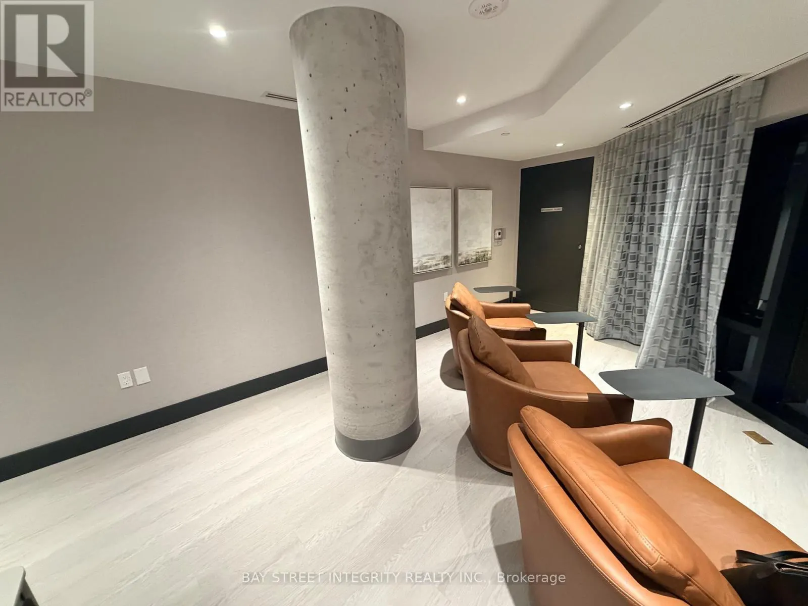 616 - 5858 YONGE STREET