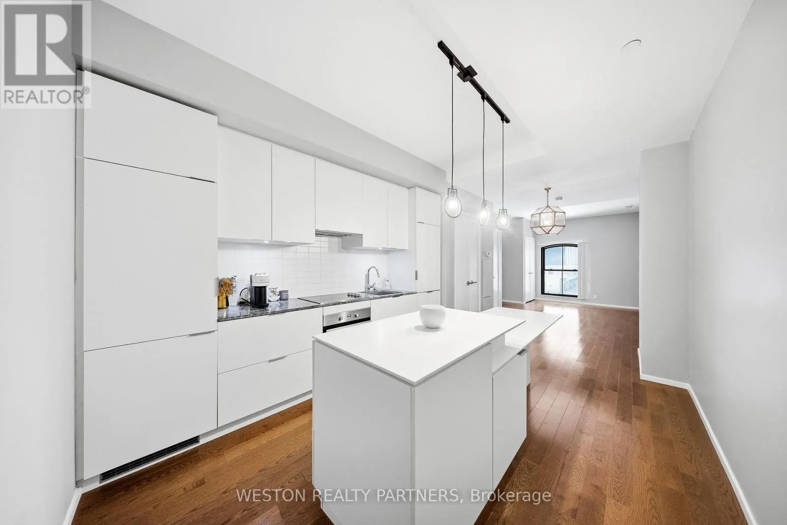 208 - 5 ST JOSEPH STREET