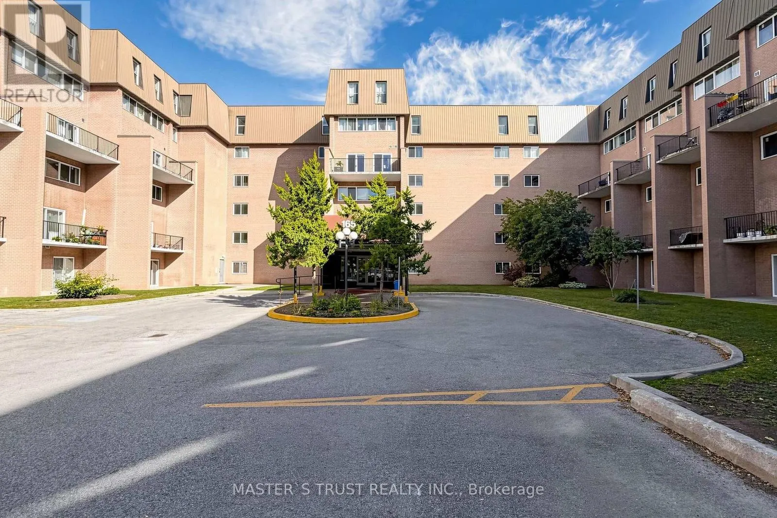 229 - 165 CHEROKEE BOULEVARD