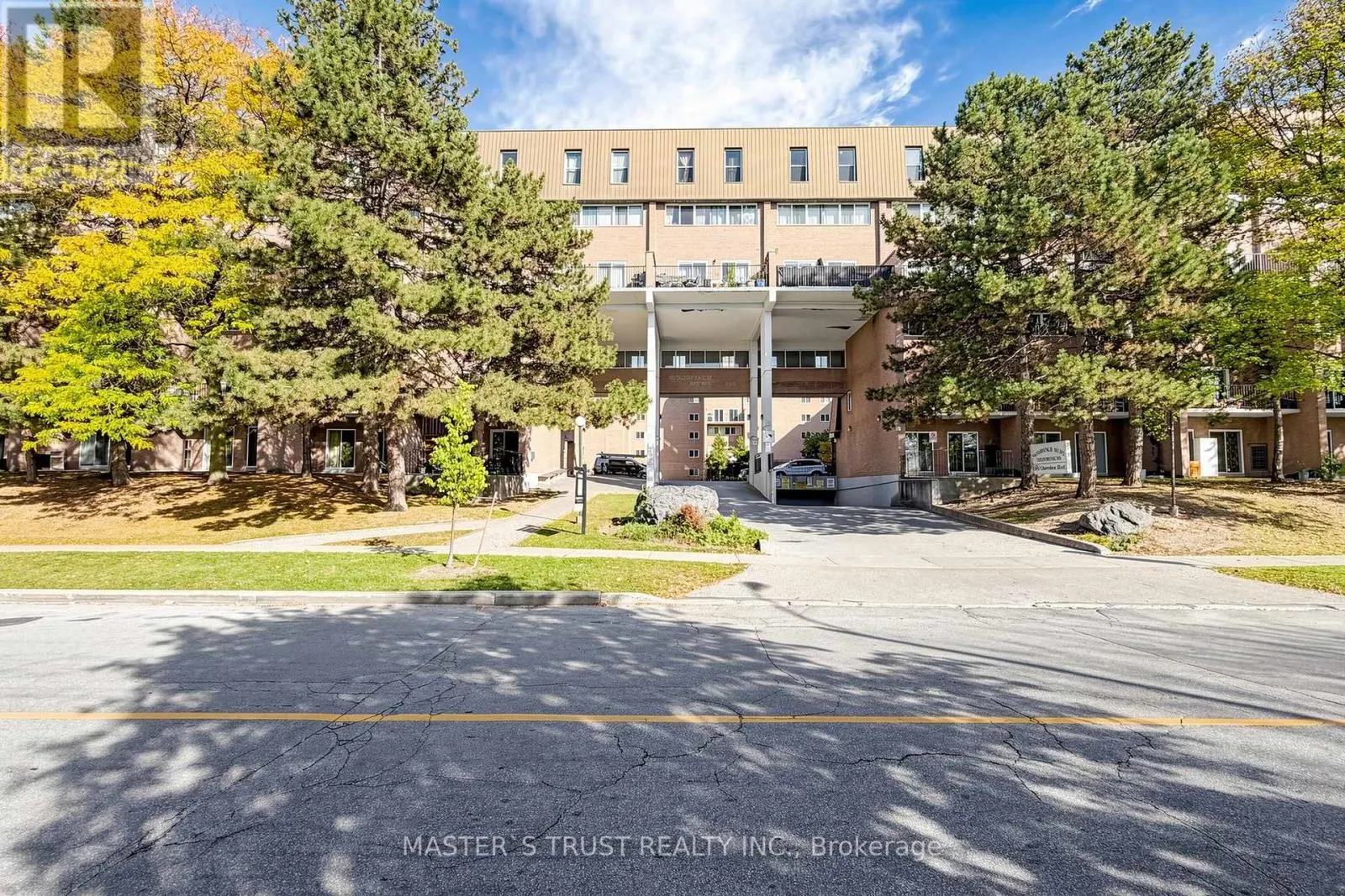 229 - 165 CHEROKEE BOULEVARD