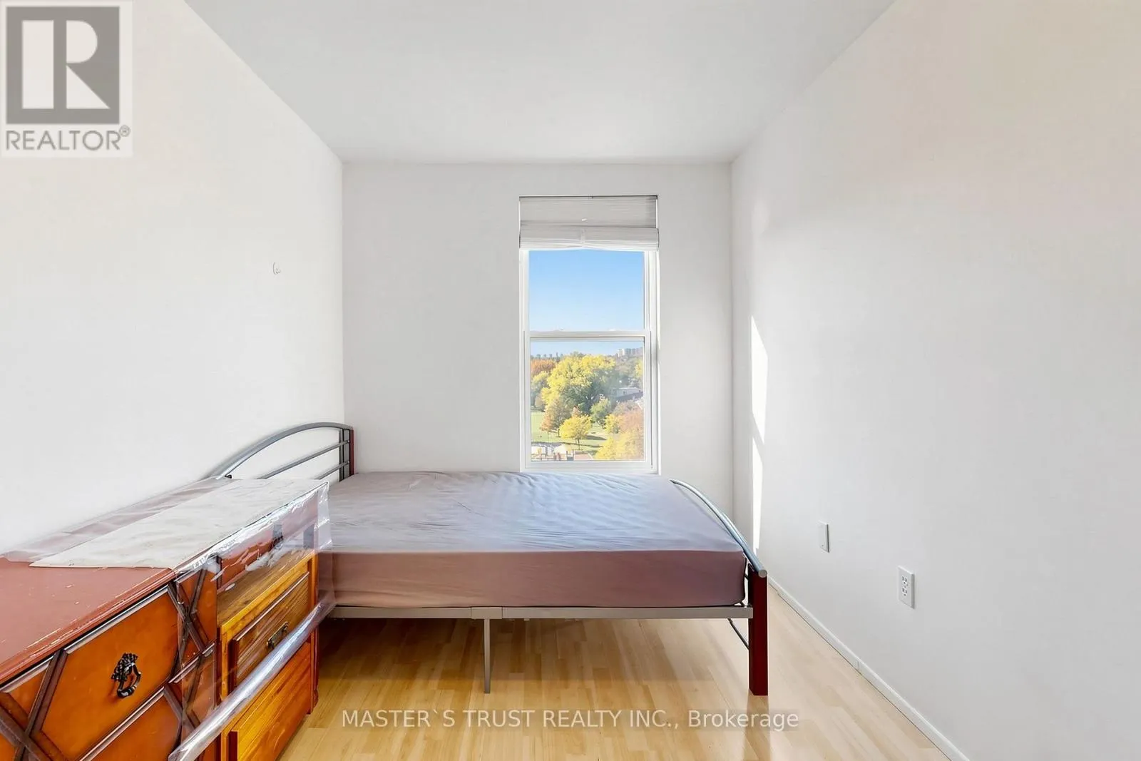 229 - 165 CHEROKEE BOULEVARD
