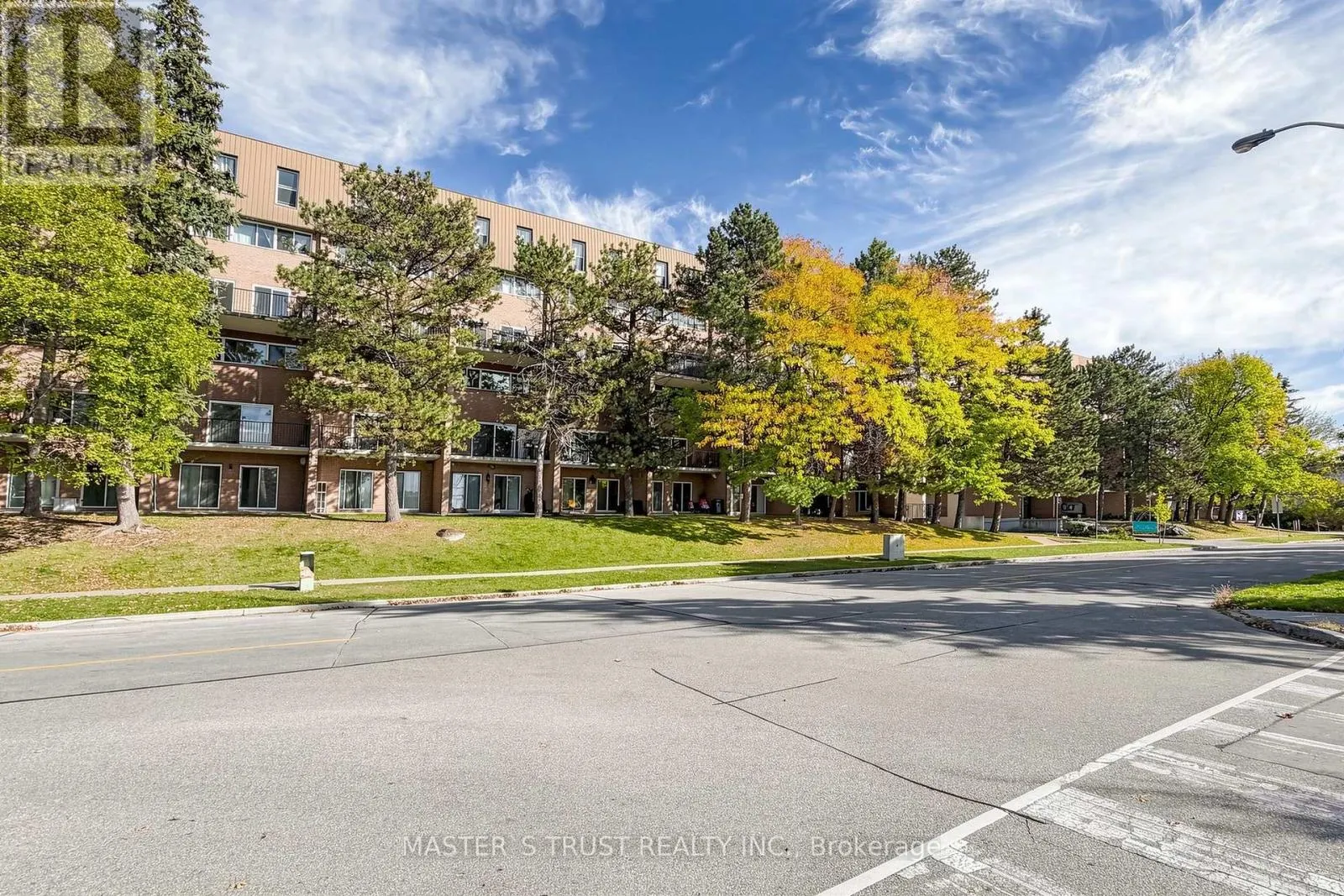 229 - 165 CHEROKEE BOULEVARD
