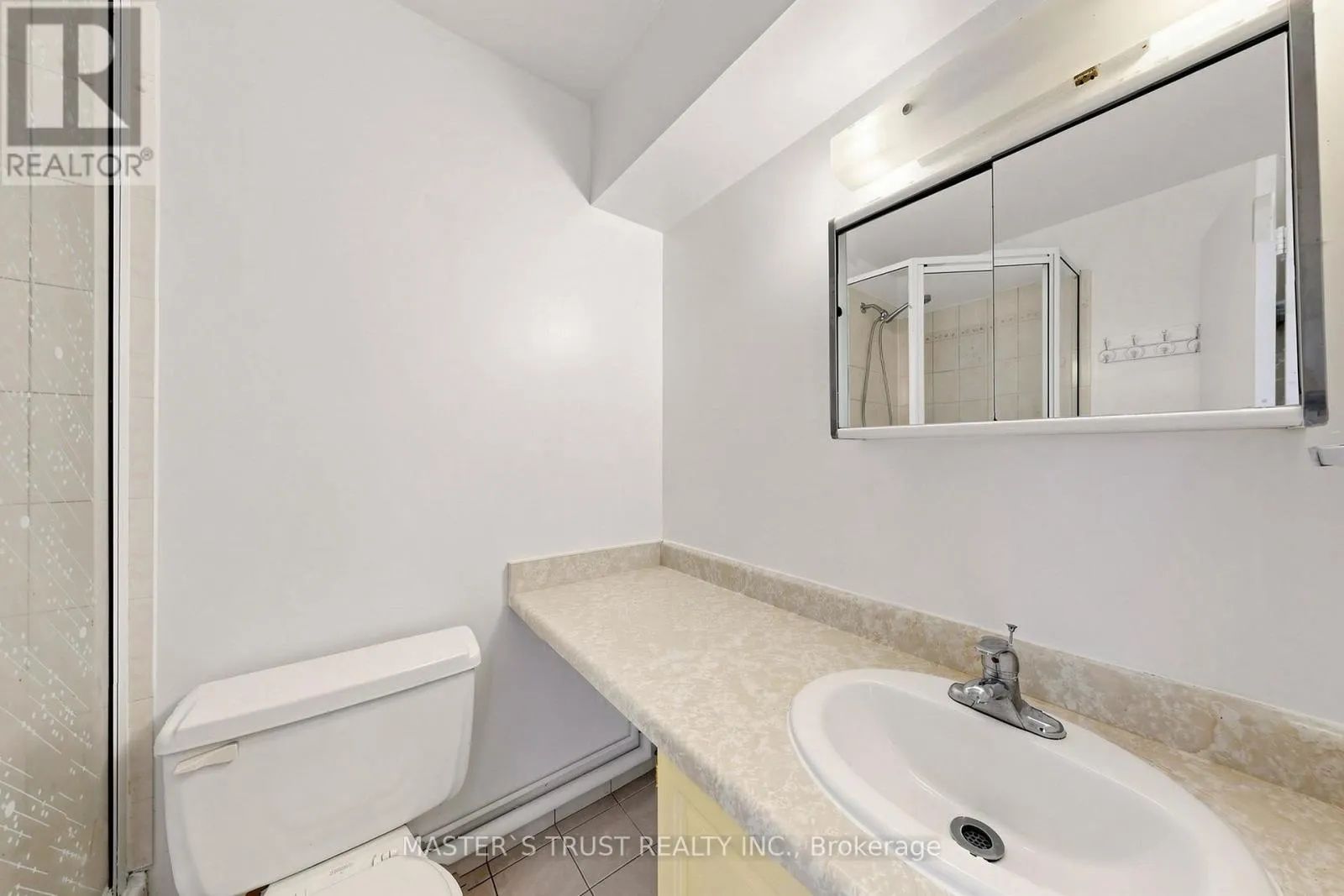 229 - 165 CHEROKEE BOULEVARD