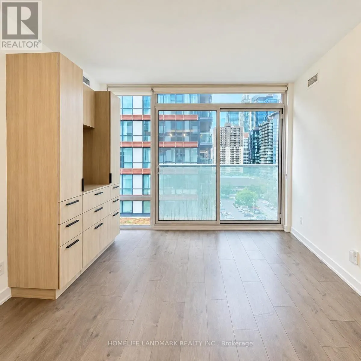 905 - 501 YONGE STREET