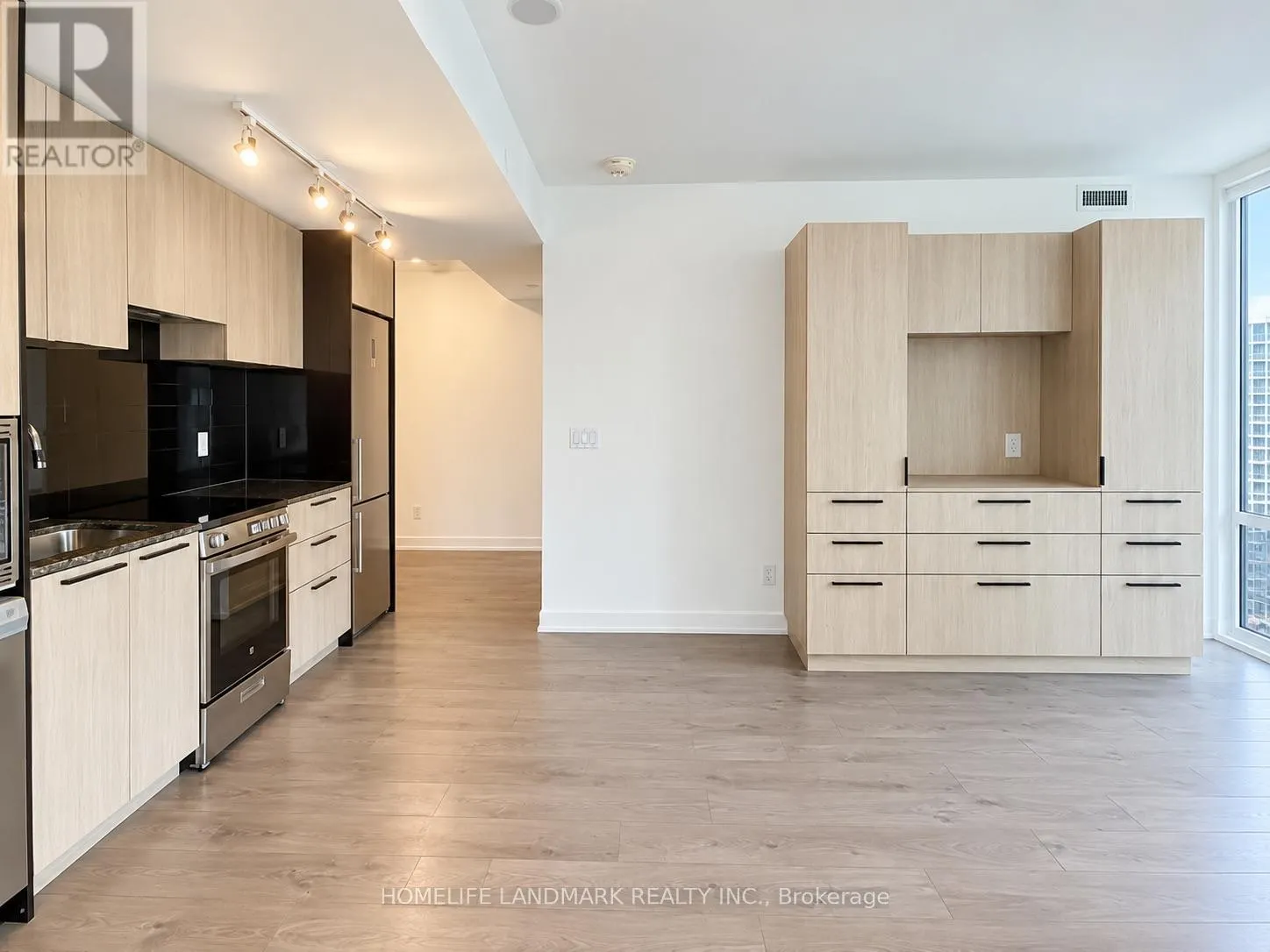 905 - 501 YONGE STREET