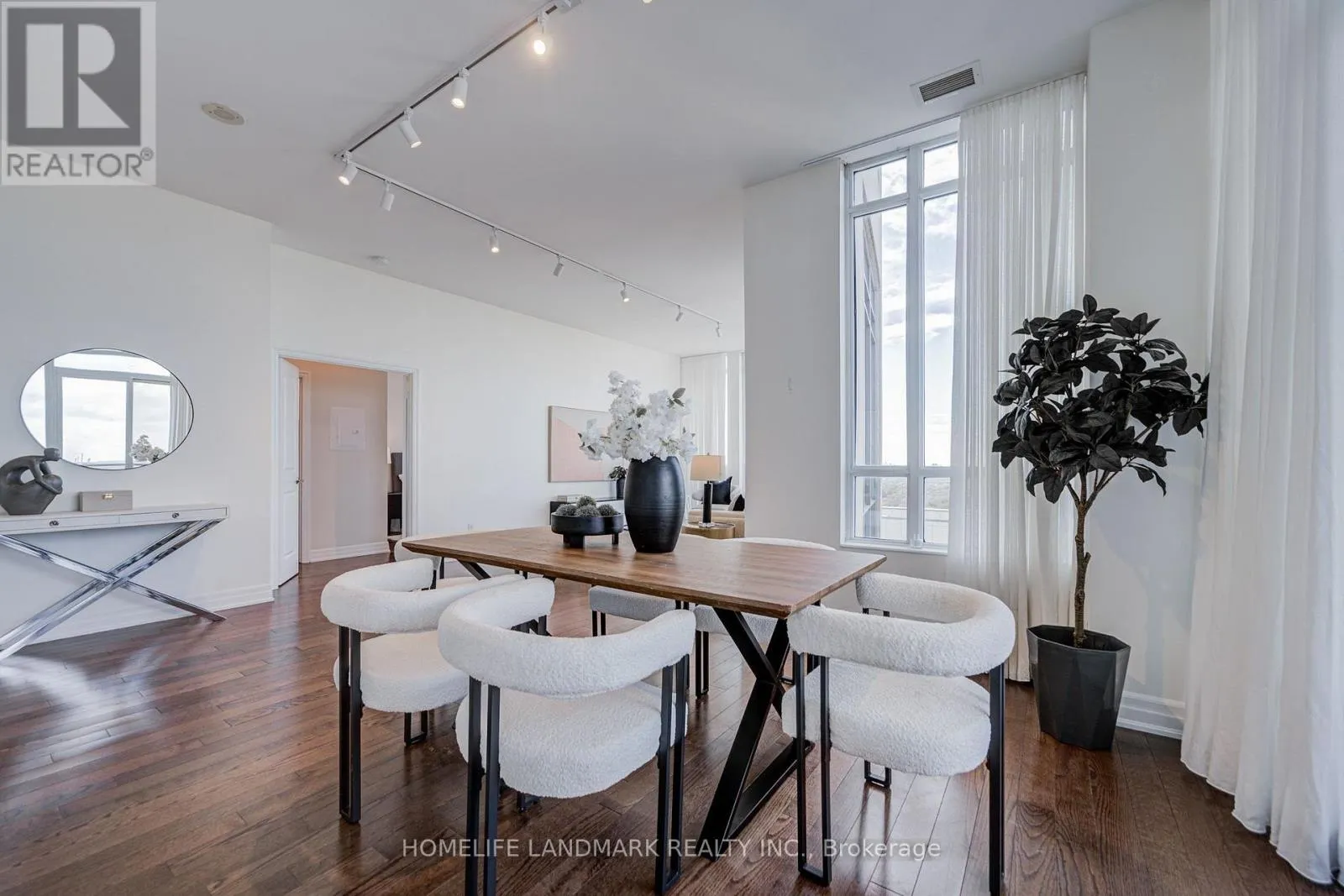 2302 - 500 ST CLAIR AVENUE W