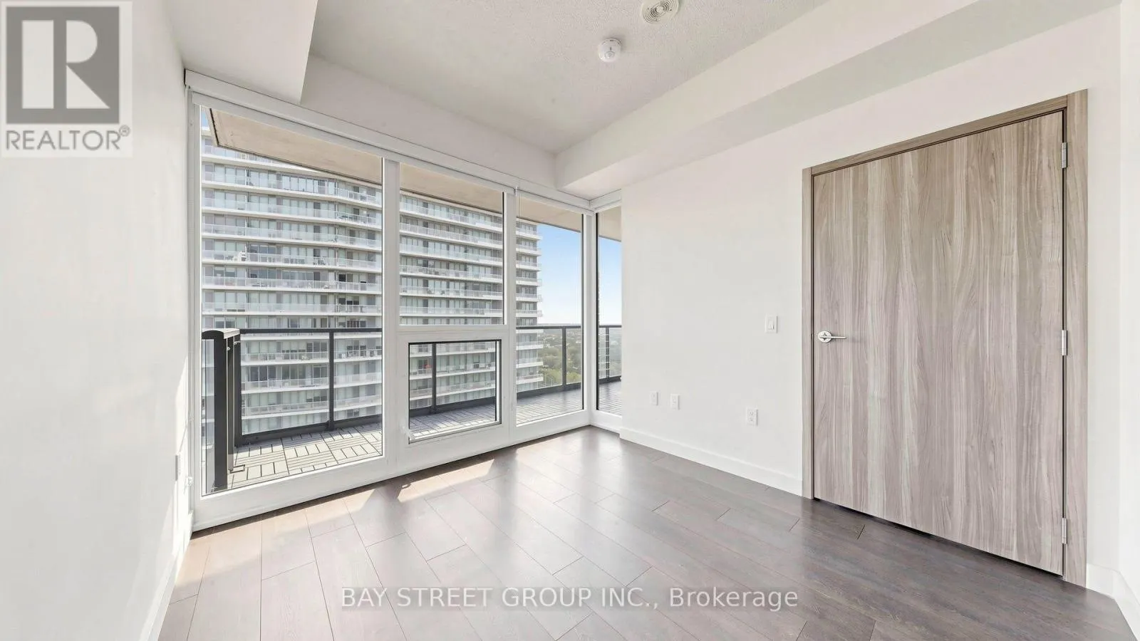2515 - 95 MCMAHON DRIVE