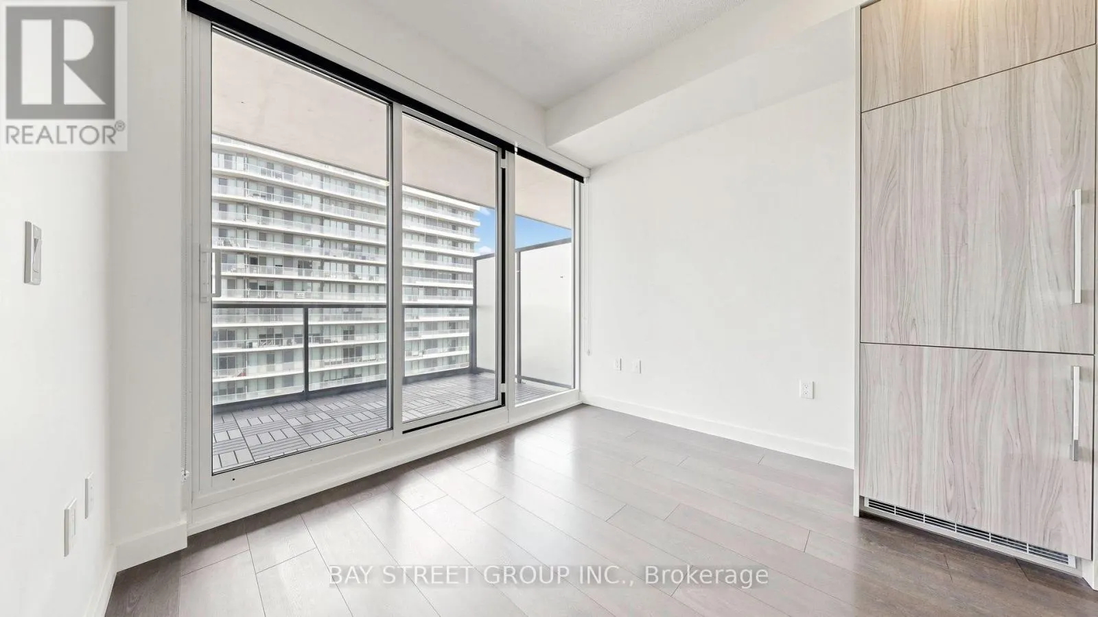2515 - 95 MCMAHON DRIVE
