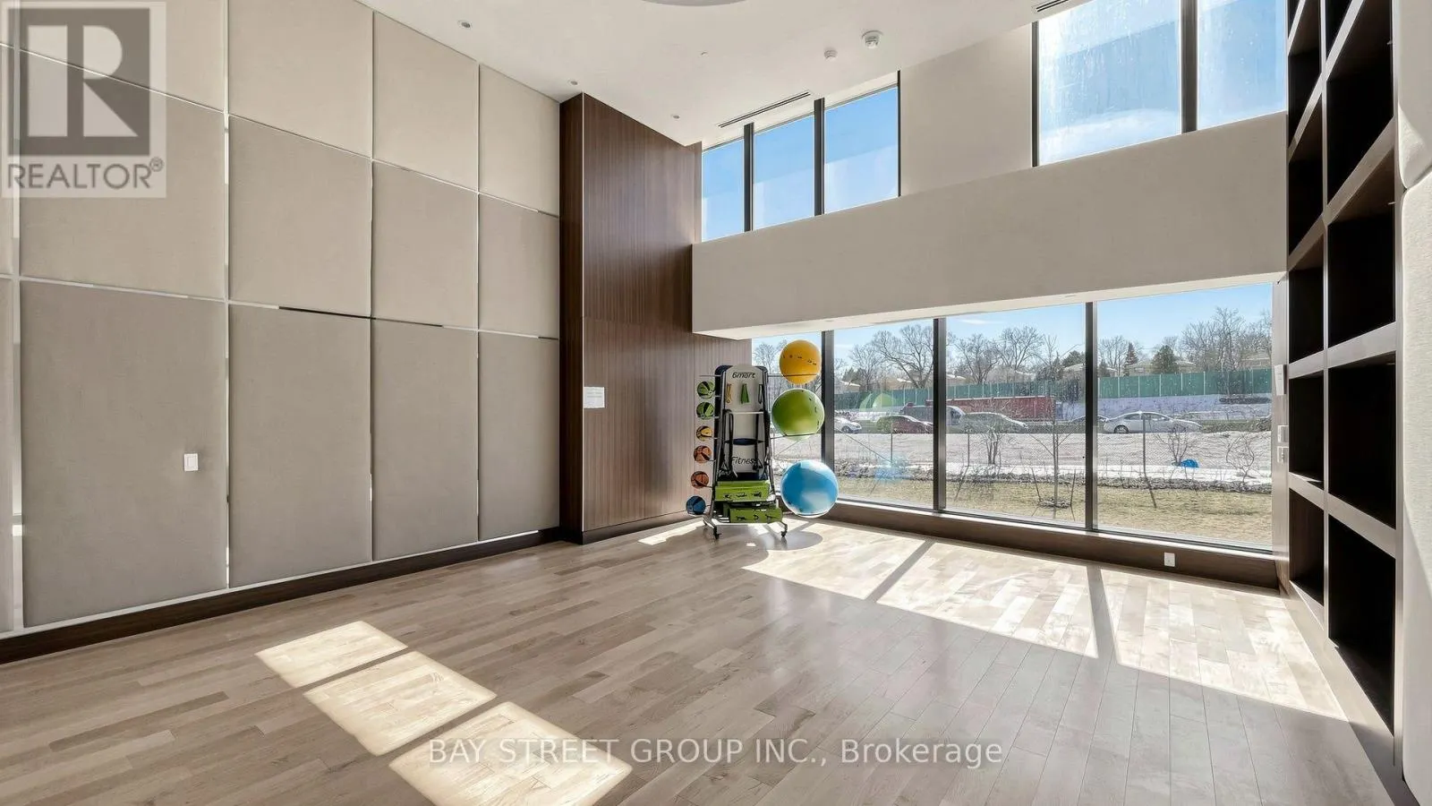 2515 - 95 MCMAHON DRIVE