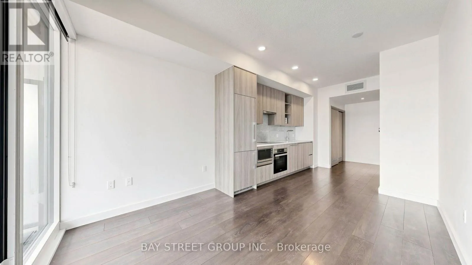 2515 - 95 MCMAHON DRIVE