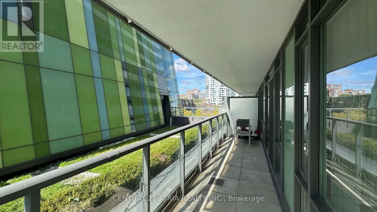 211 - 170 FORT YORK BOULEVARD