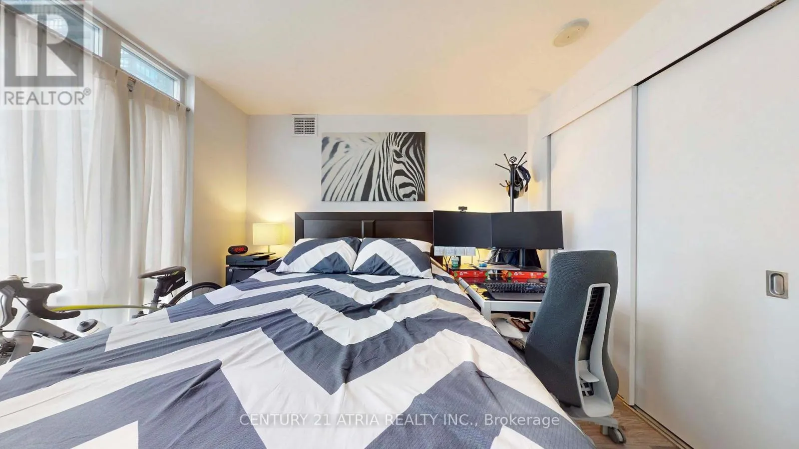 211 - 170 FORT YORK BOULEVARD