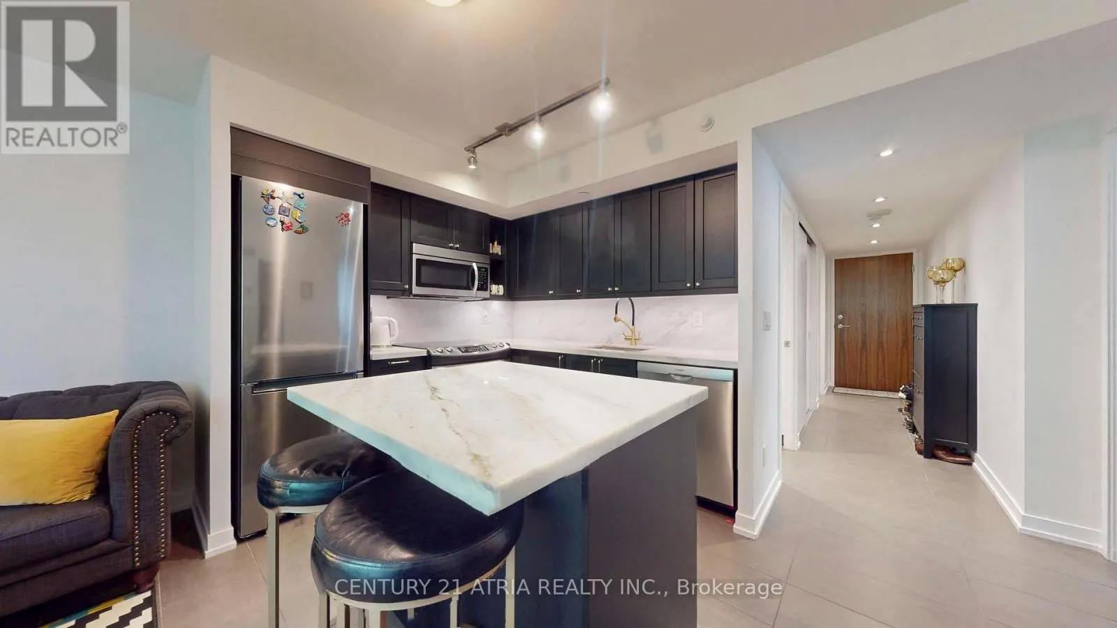211 - 170 FORT YORK BOULEVARD