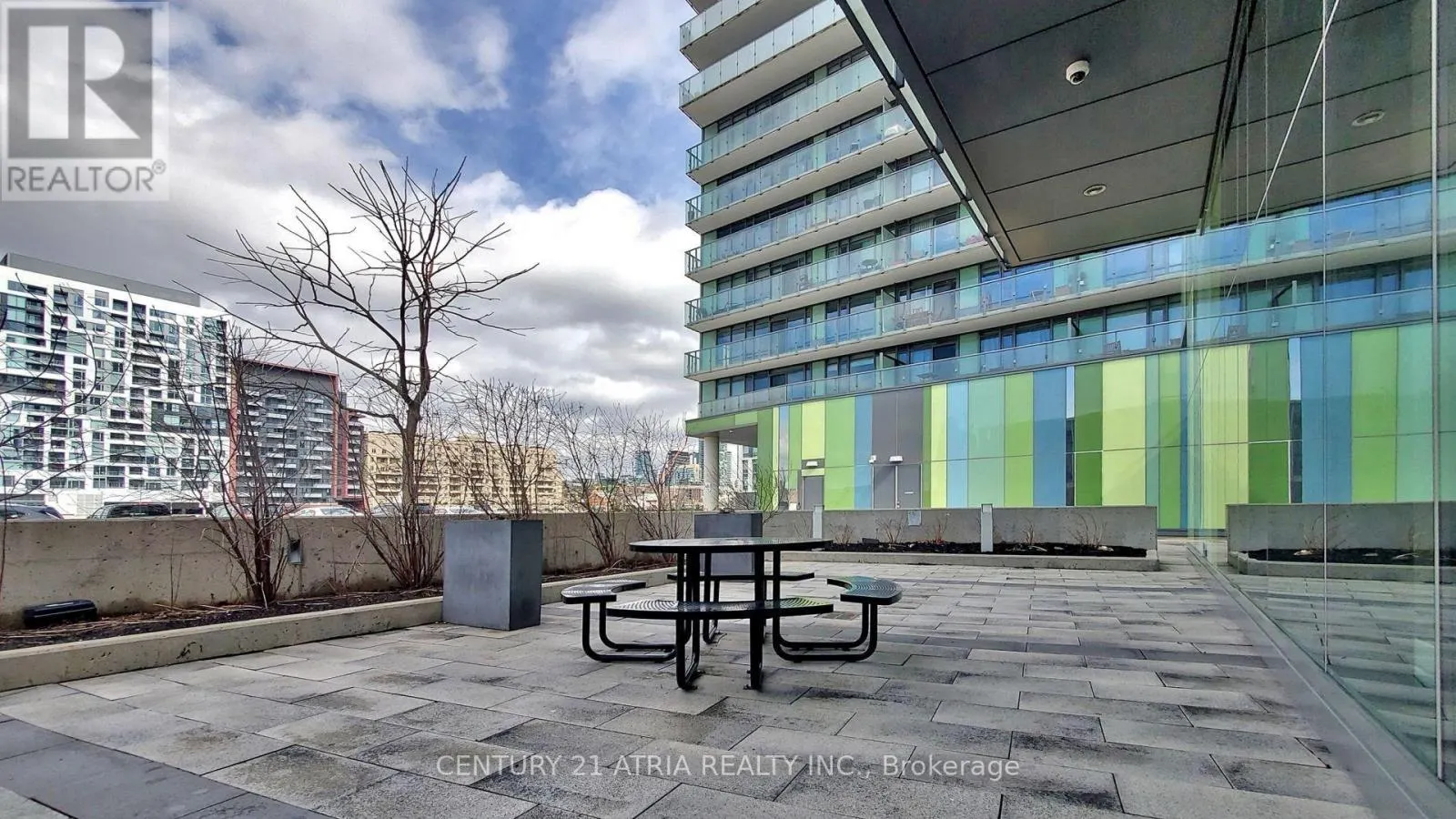 211 - 170 FORT YORK BOULEVARD