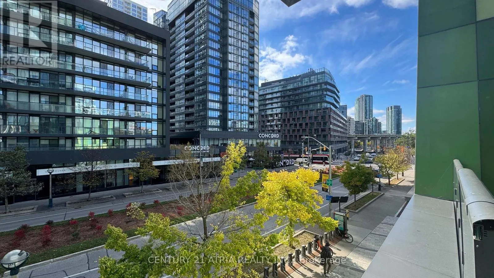 211 - 170 FORT YORK BOULEVARD