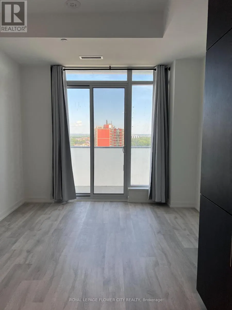 1112 - 7 GOLDEN LION HEIGHTS