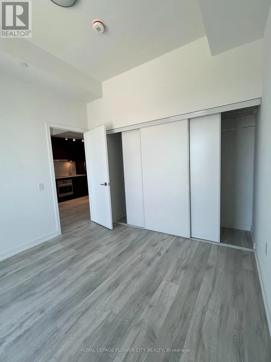 1112 - 7 GOLDEN LION HEIGHTS