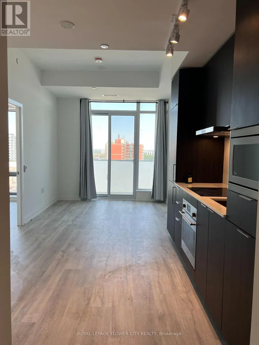 1112 - 7 GOLDEN LION HEIGHTS
