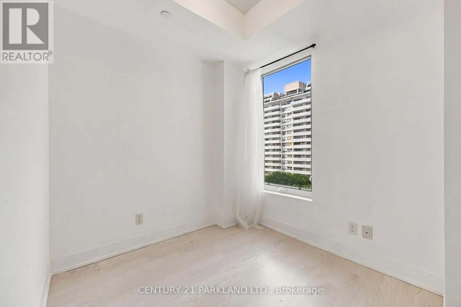 707 - 68 MERTON STREET