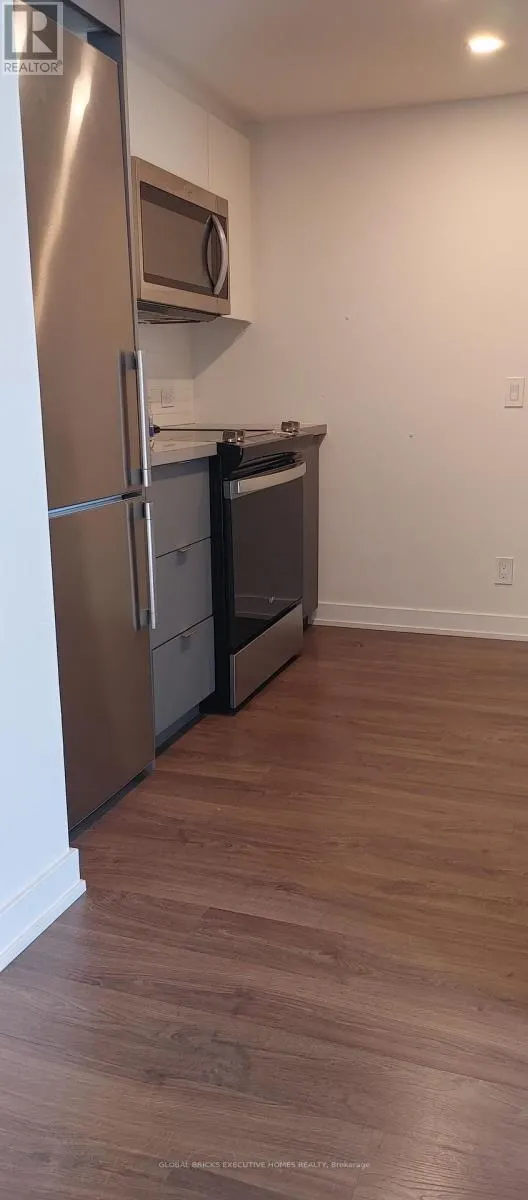 417 - 30 TRETTI WAY