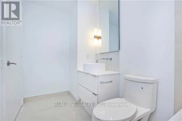 2006 - 185 ROEHAMPTON AVENUE