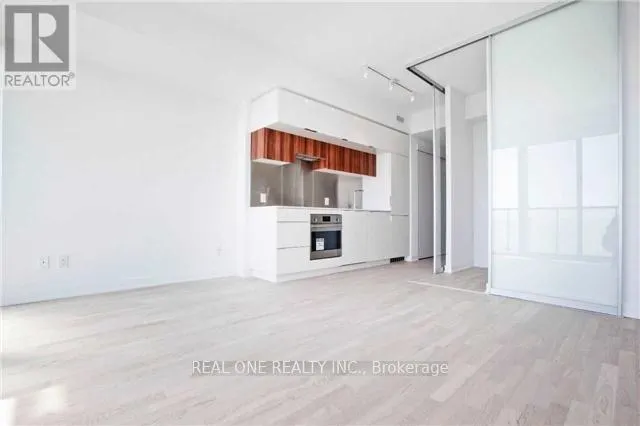 2006 - 185 ROEHAMPTON AVENUE