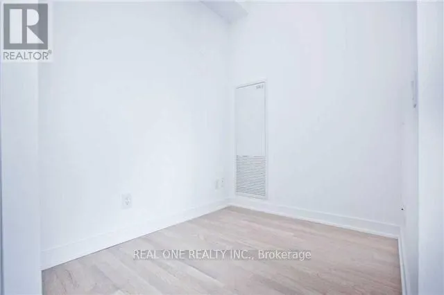 2006 - 185 ROEHAMPTON AVENUE