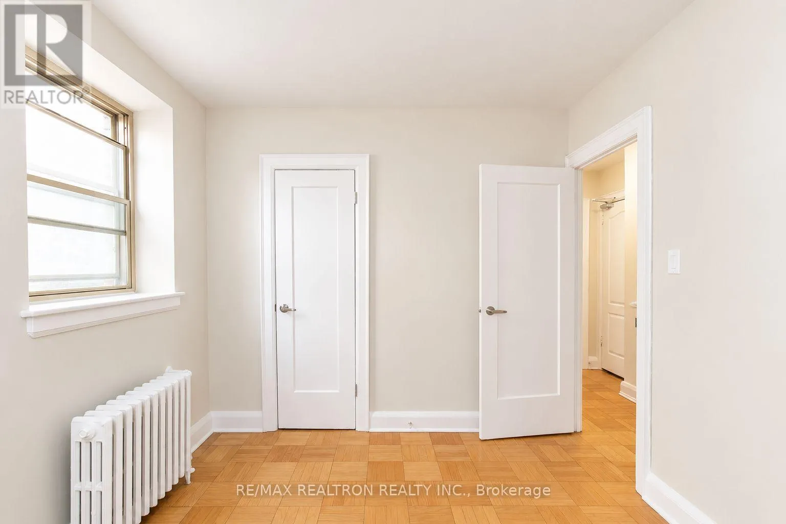 207 - 394 AVENUE ROAD