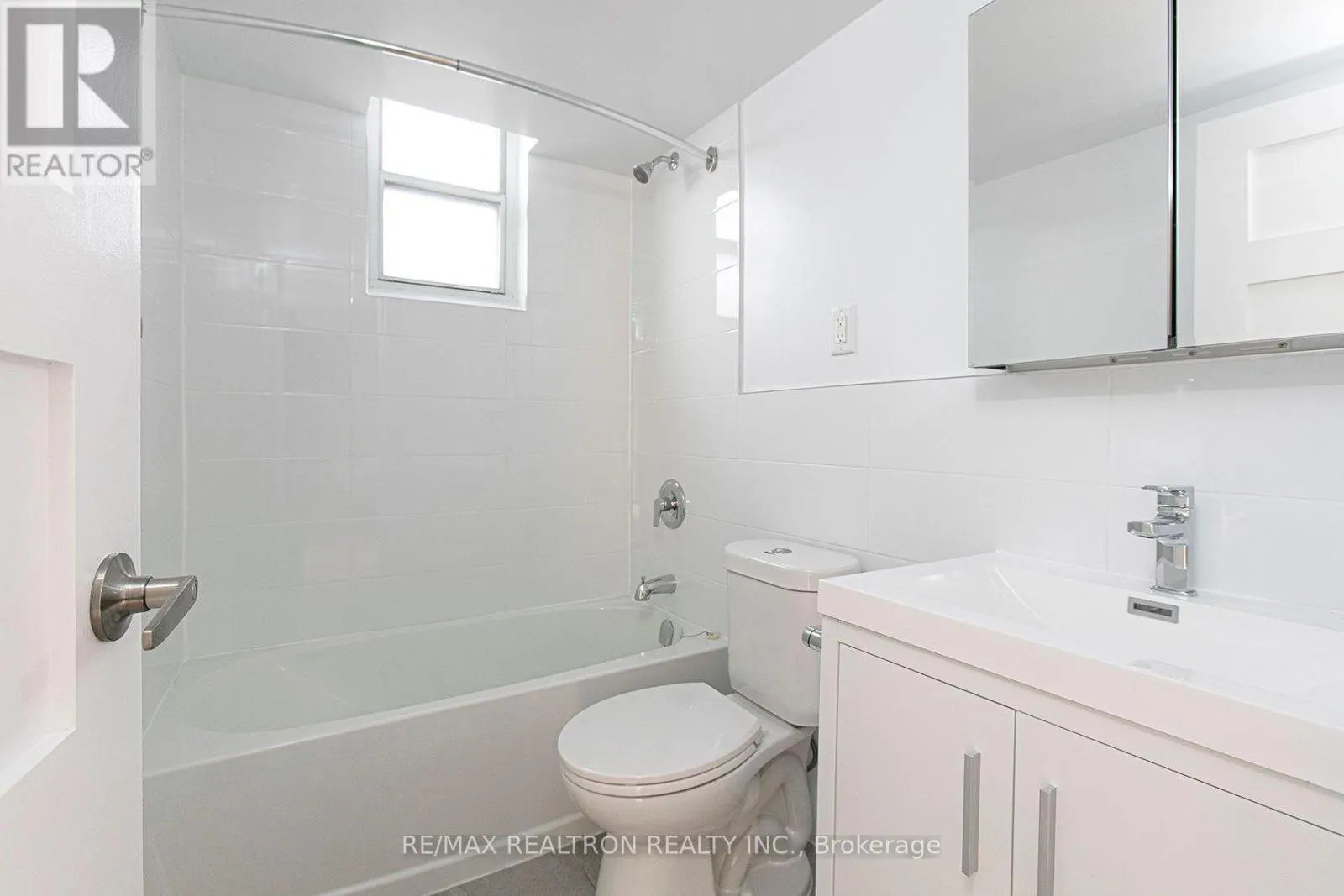 1206 - 55 ISABELLA STREET