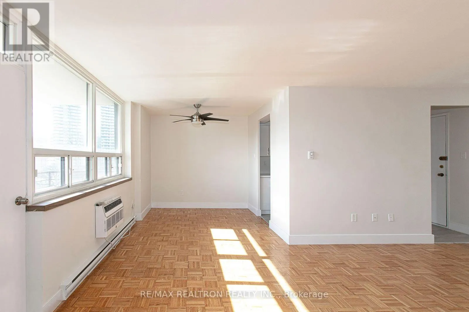 1206 - 55 ISABELLA STREET