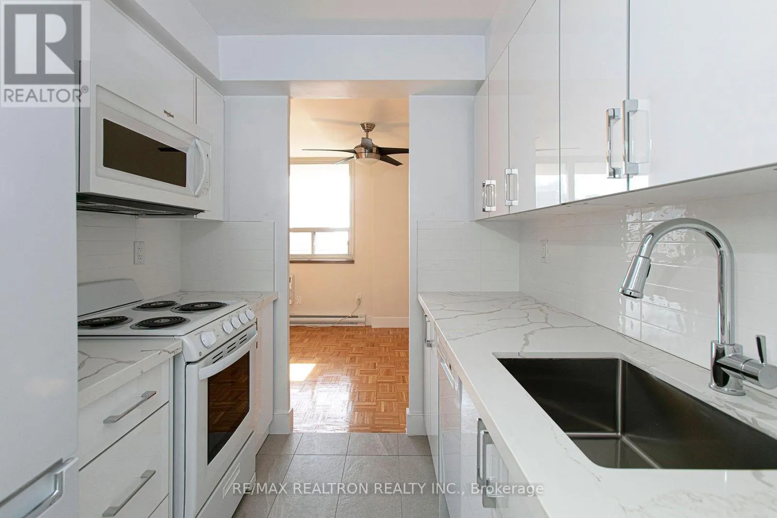 1206 - 55 ISABELLA STREET