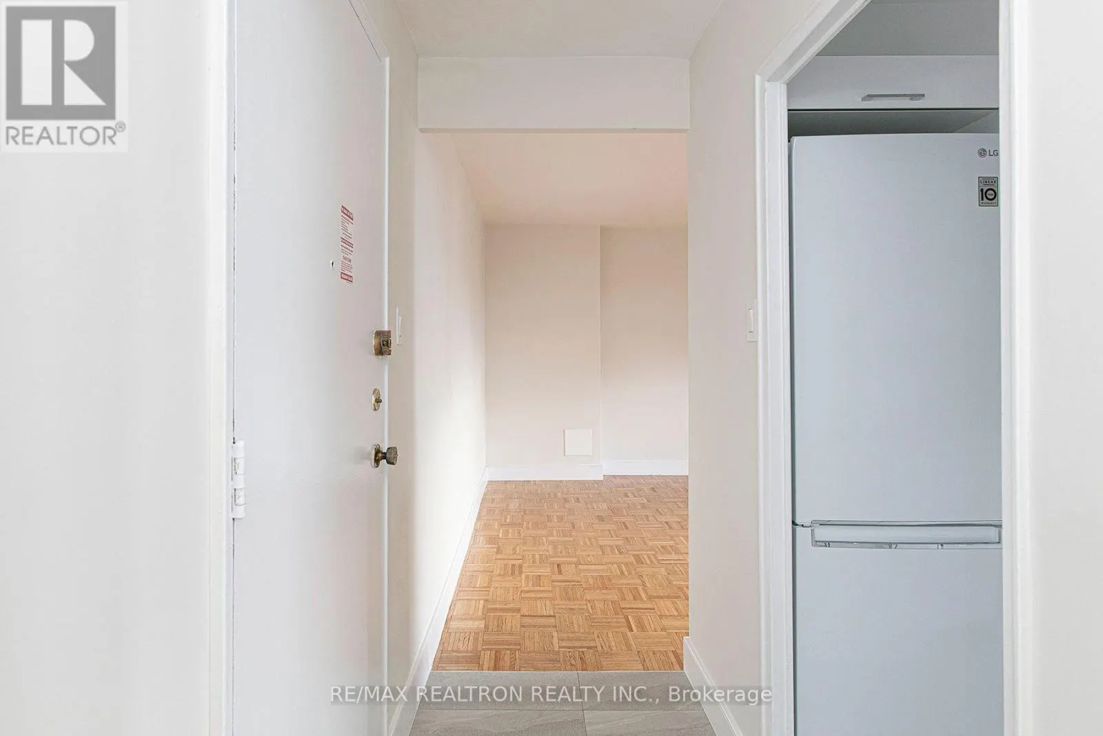 1206 - 55 ISABELLA STREET