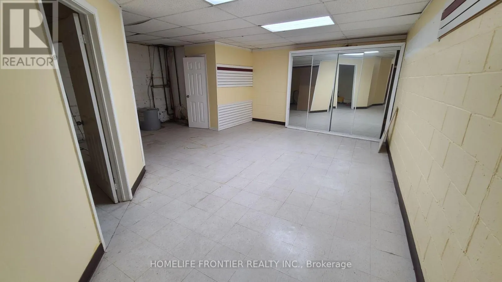 5978 BATHURST STREET