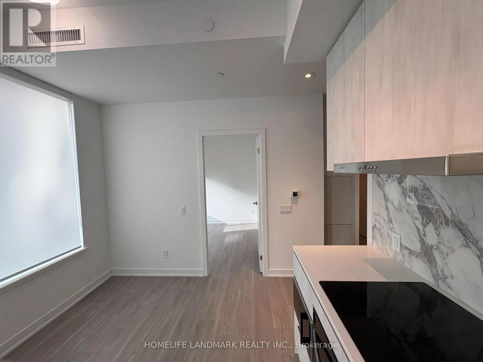 1616 - 8 WELLESLEY STREET W