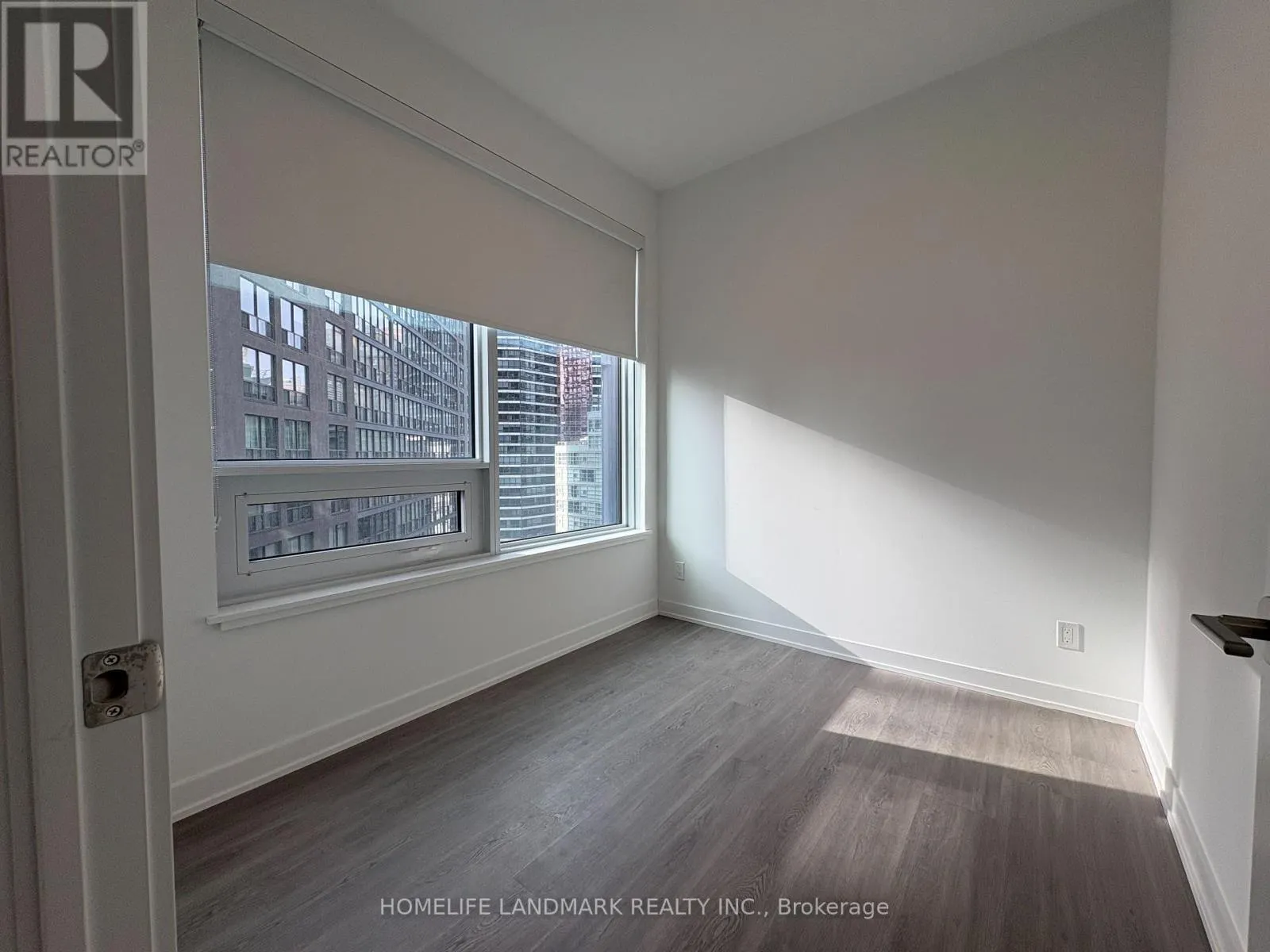 1616 - 8 WELLESLEY STREET W