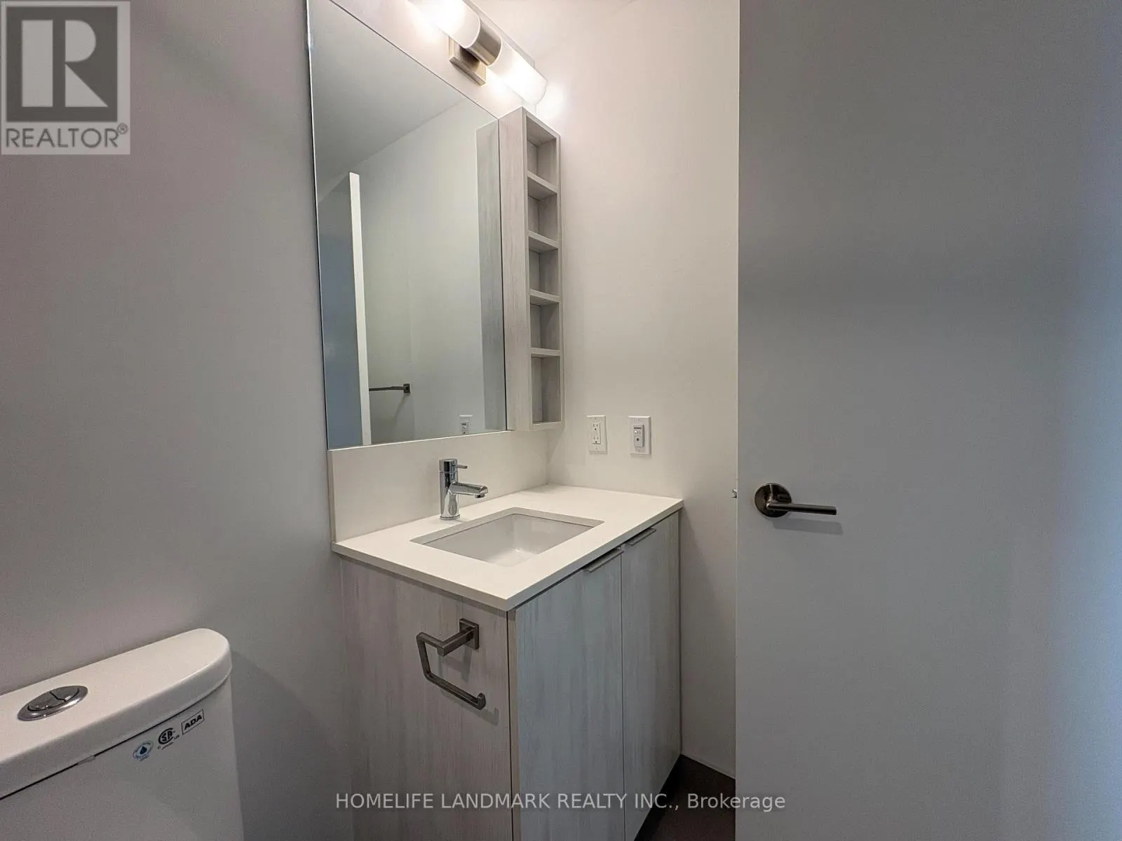 1616 - 8 WELLESLEY STREET W