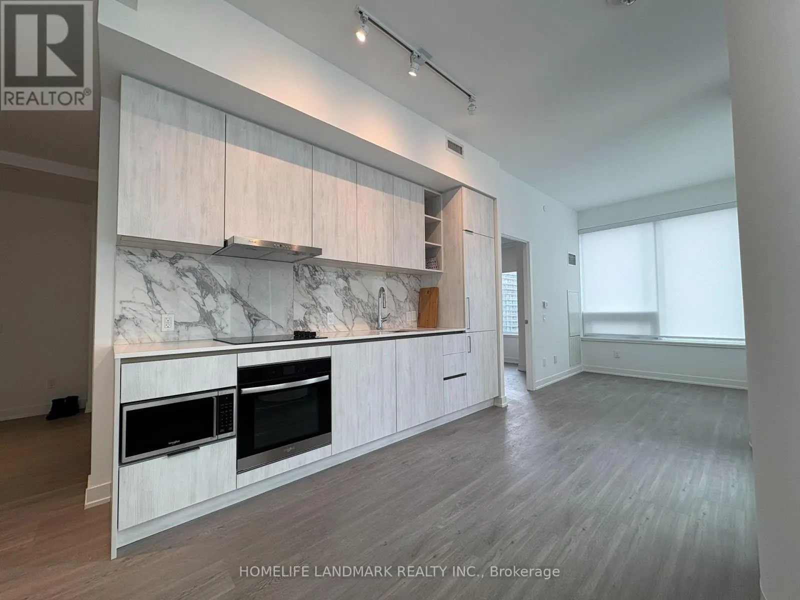 1616 - 8 WELLESLEY STREET W