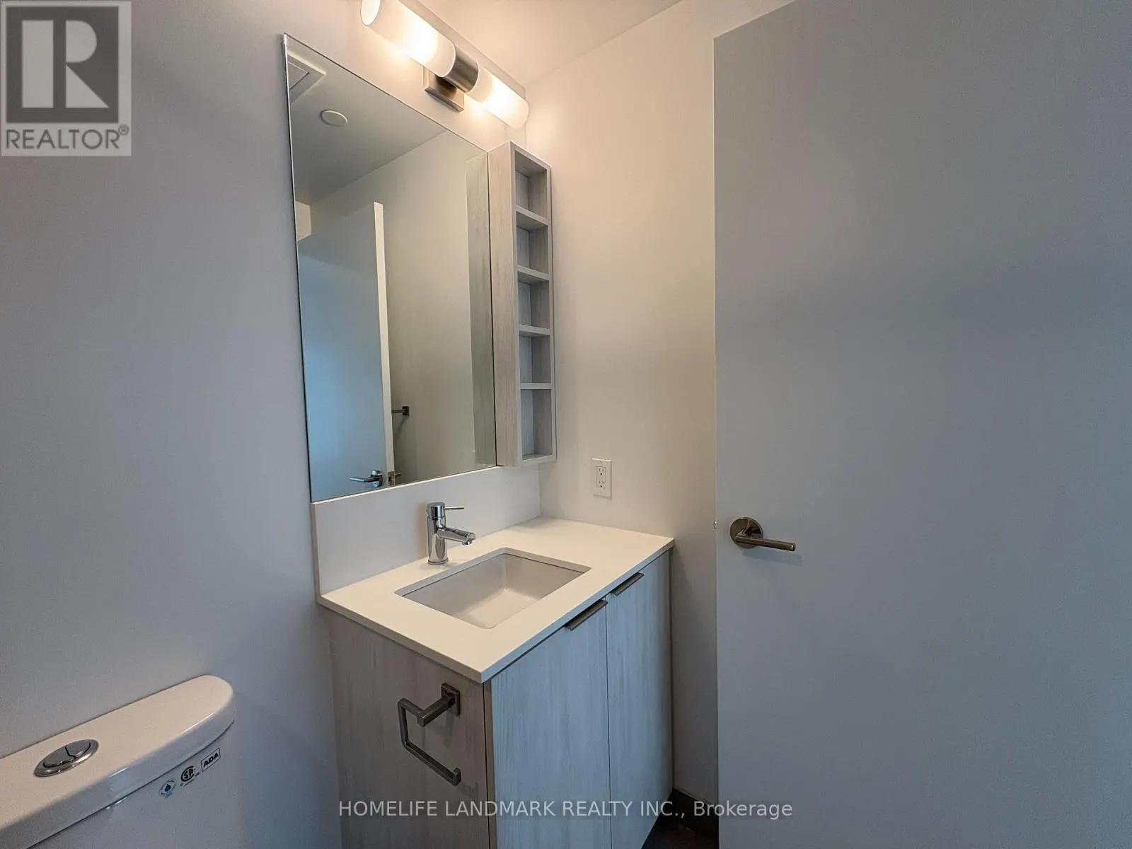 1616 - 8 WELLESLEY STREET W