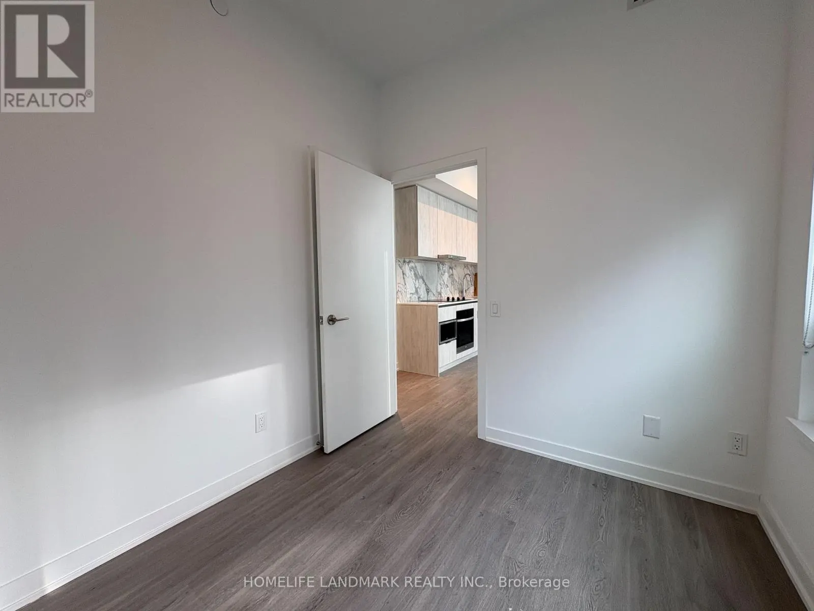 1616 - 8 WELLESLEY STREET W