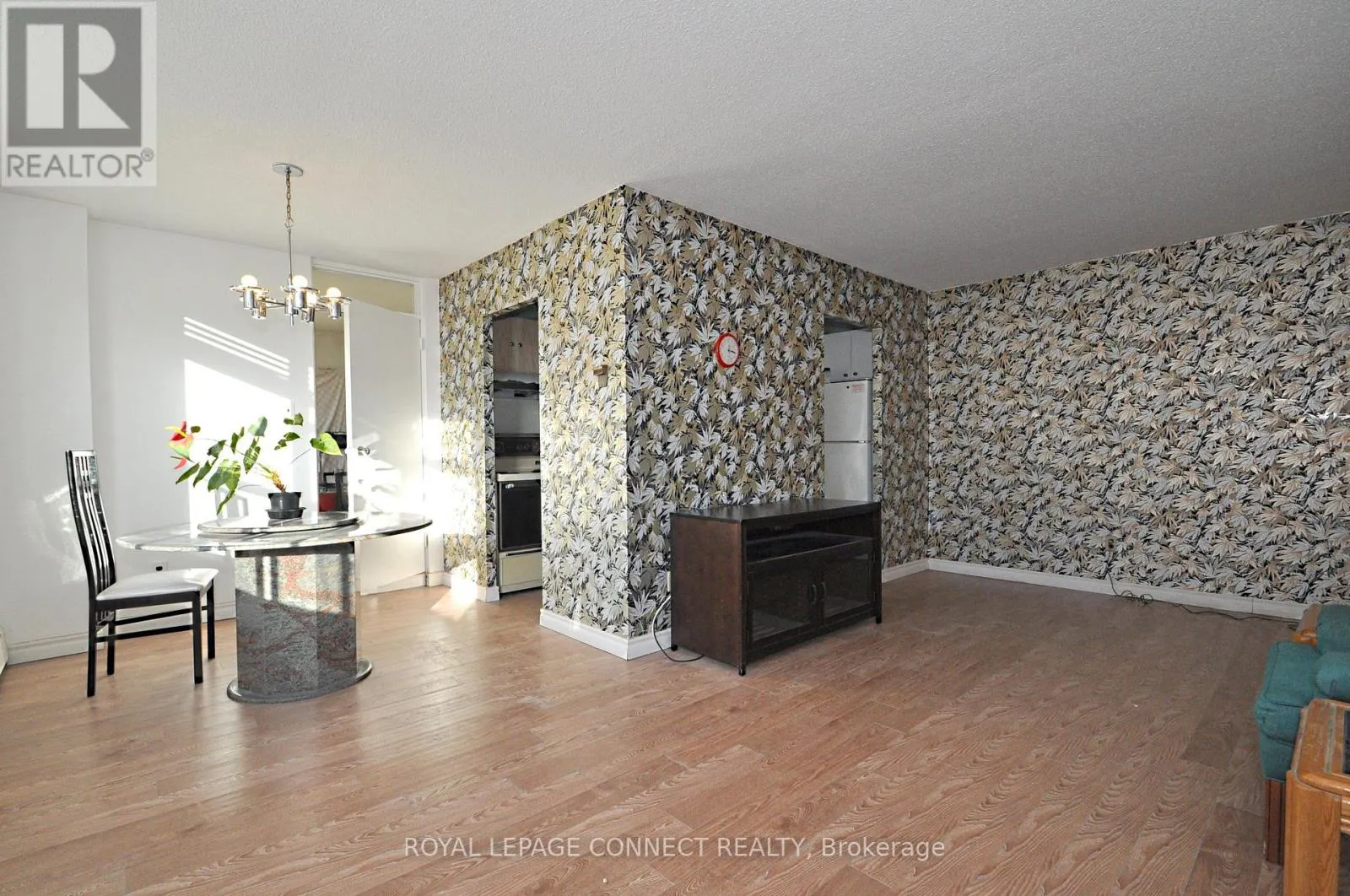 206 - 5 PARKWAY FOREST DRIVE
