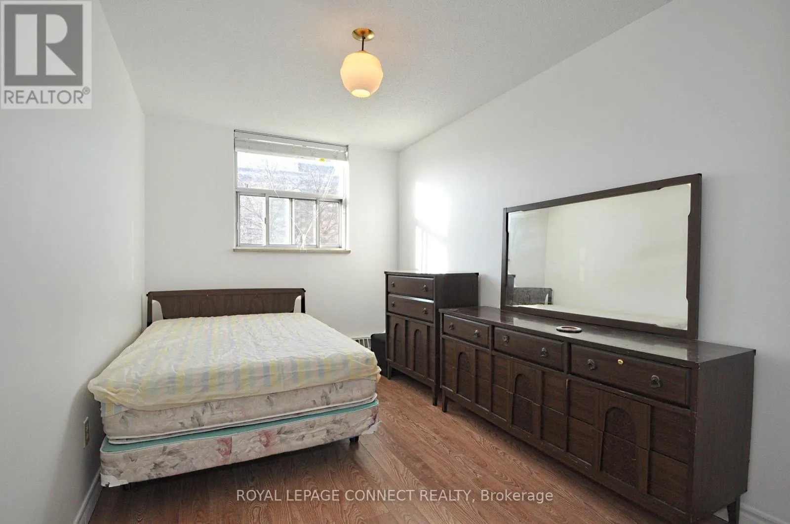 206 - 5 PARKWAY FOREST DRIVE