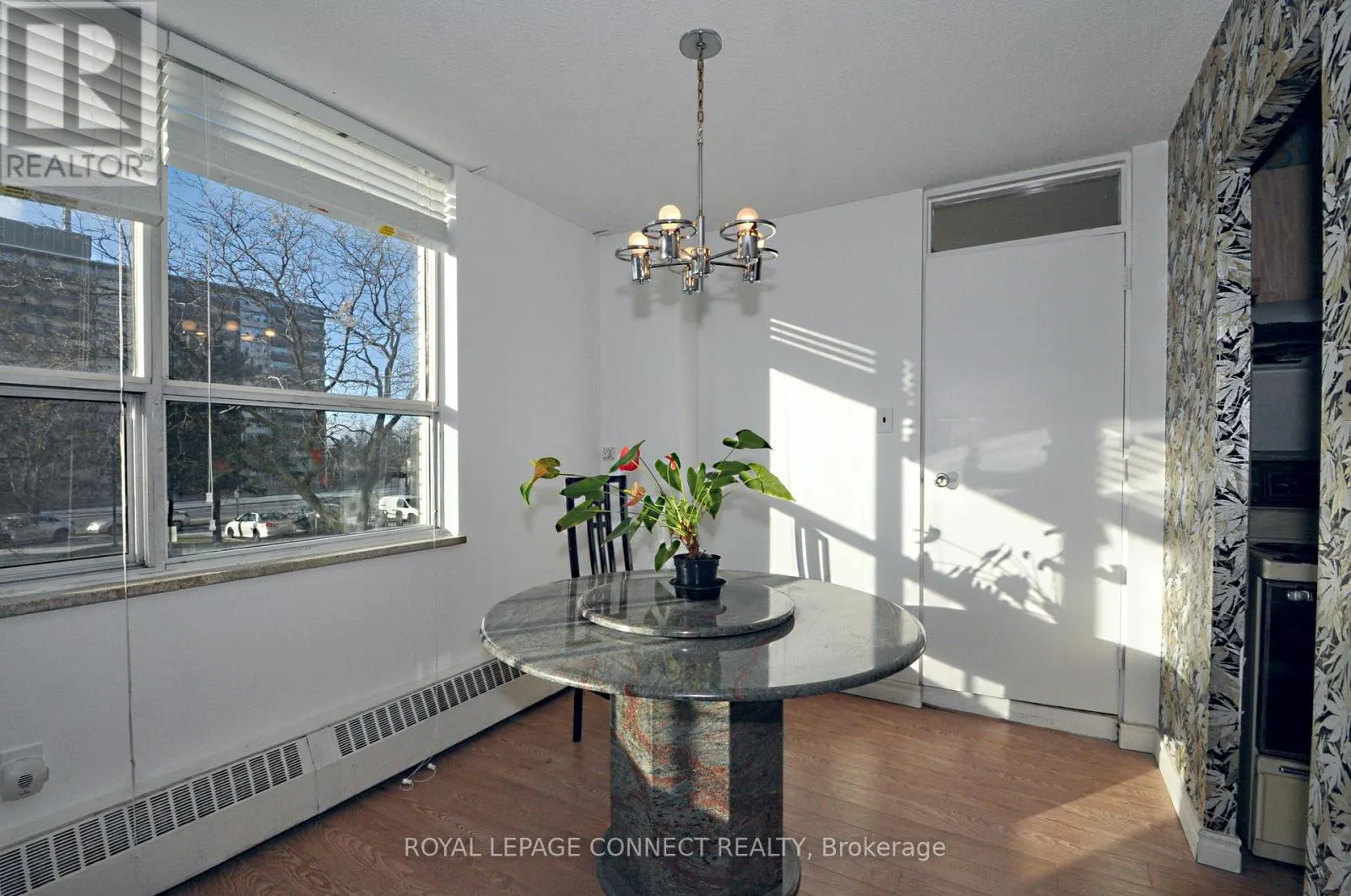 206 - 5 PARKWAY FOREST DRIVE