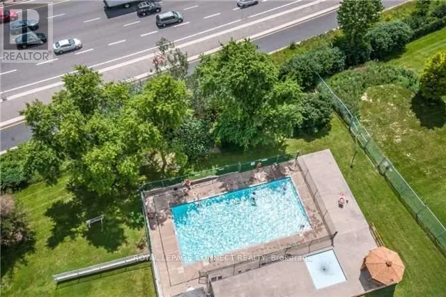 206 - 5 PARKWAY FOREST DRIVE