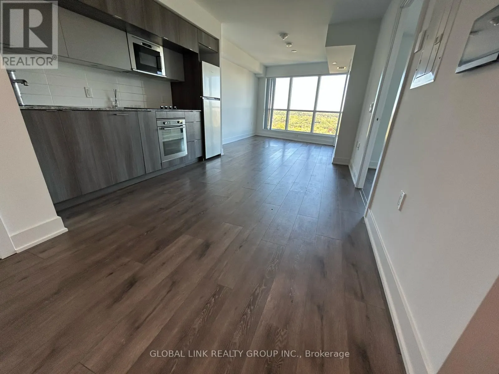 2115 - 585 BLOOR STREET E