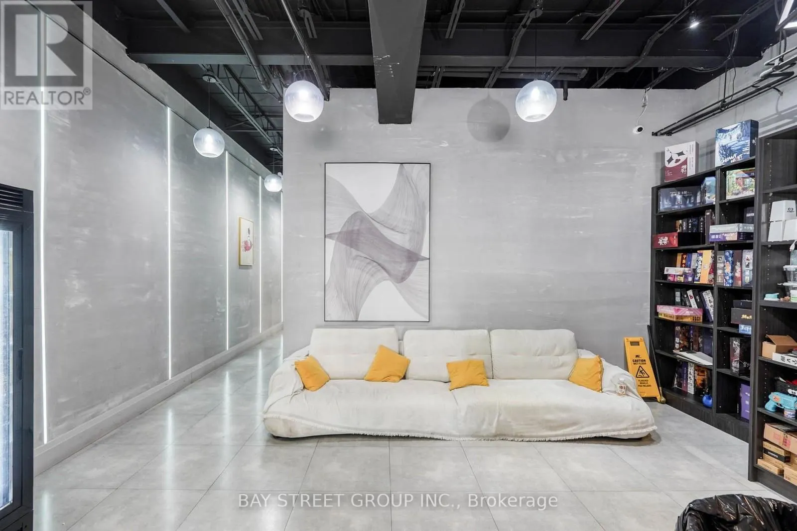 FIRST FLOOR - 405 DUNDAS STREET W