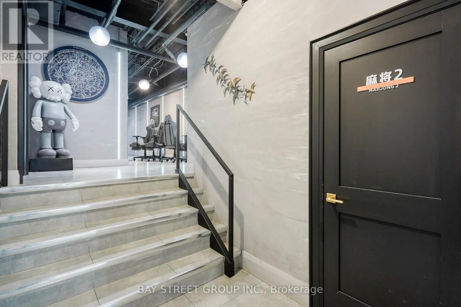FIRST FLOOR - 405 DUNDAS STREET W