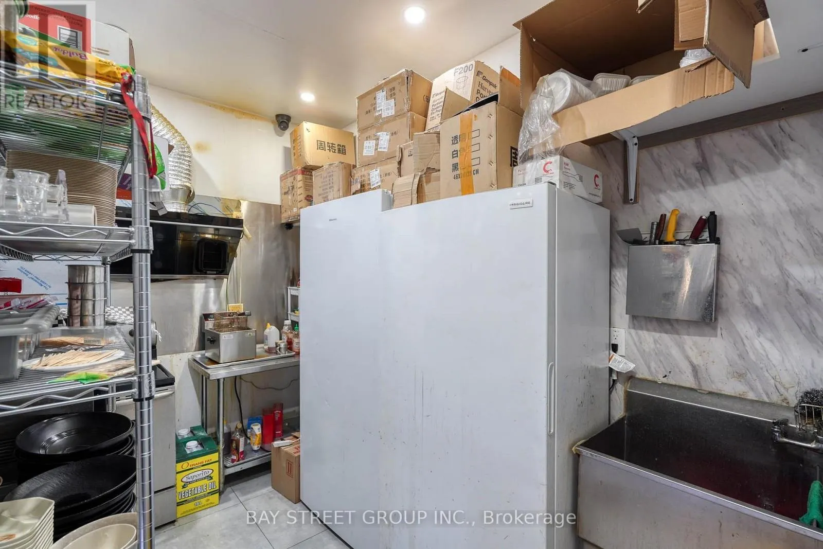 FIRST FLOOR - 405 DUNDAS STREET W