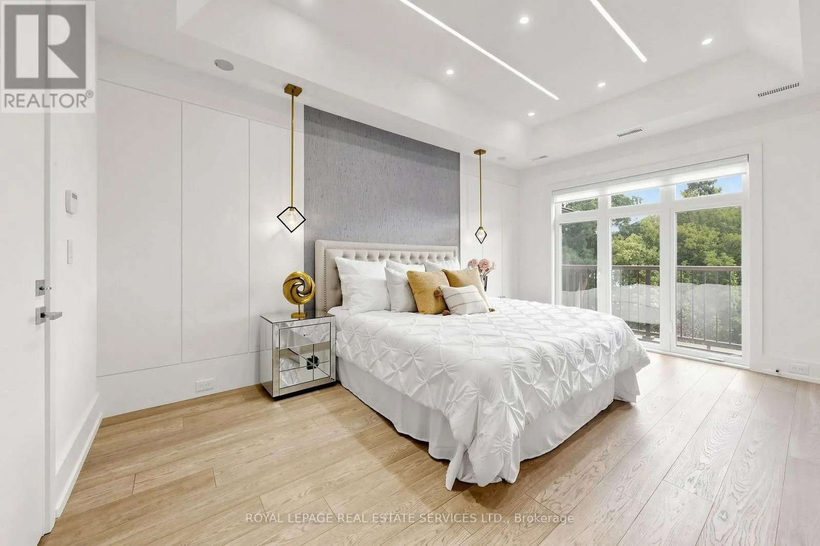 383 MELROSE AVENUE