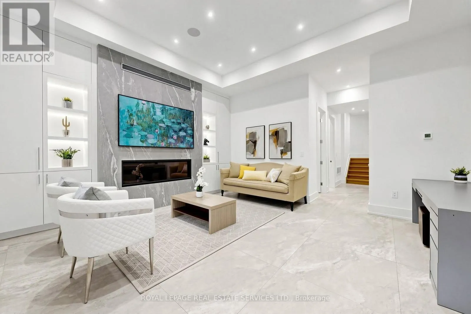 383 MELROSE AVENUE