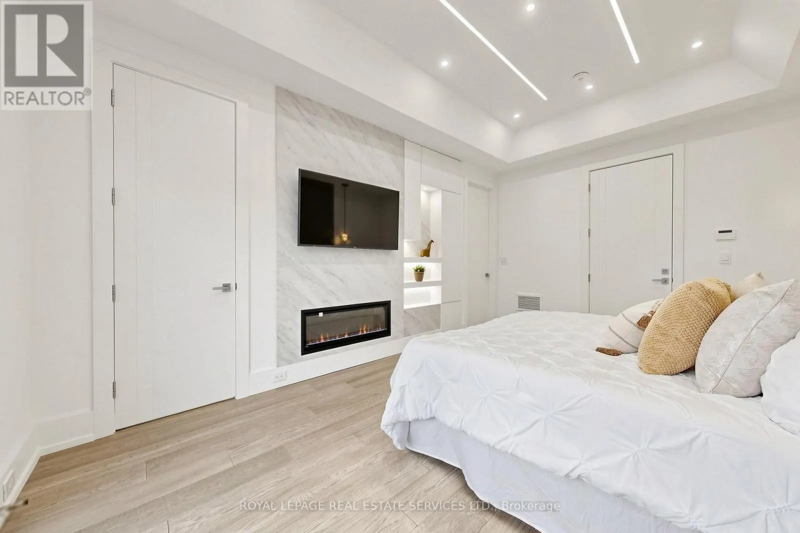 383 MELROSE AVENUE